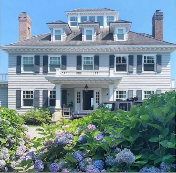 large center hall colonial home in new england