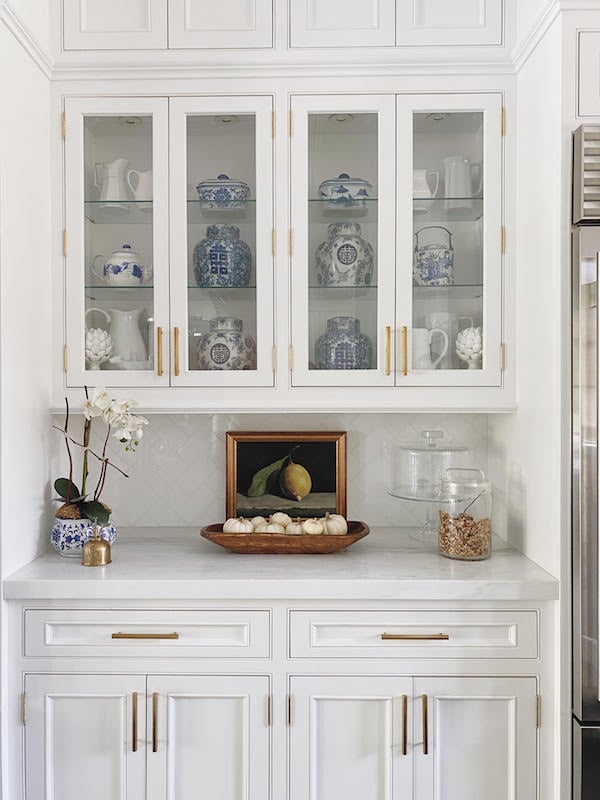 White traditional kitchen