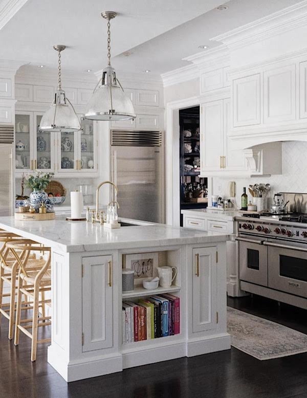 white kitchen with brass kitchen cabinet hardware