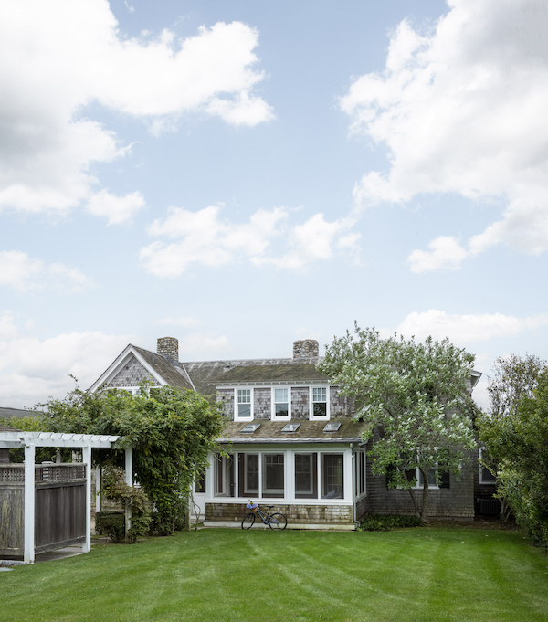 exterior New England shingle beach house.