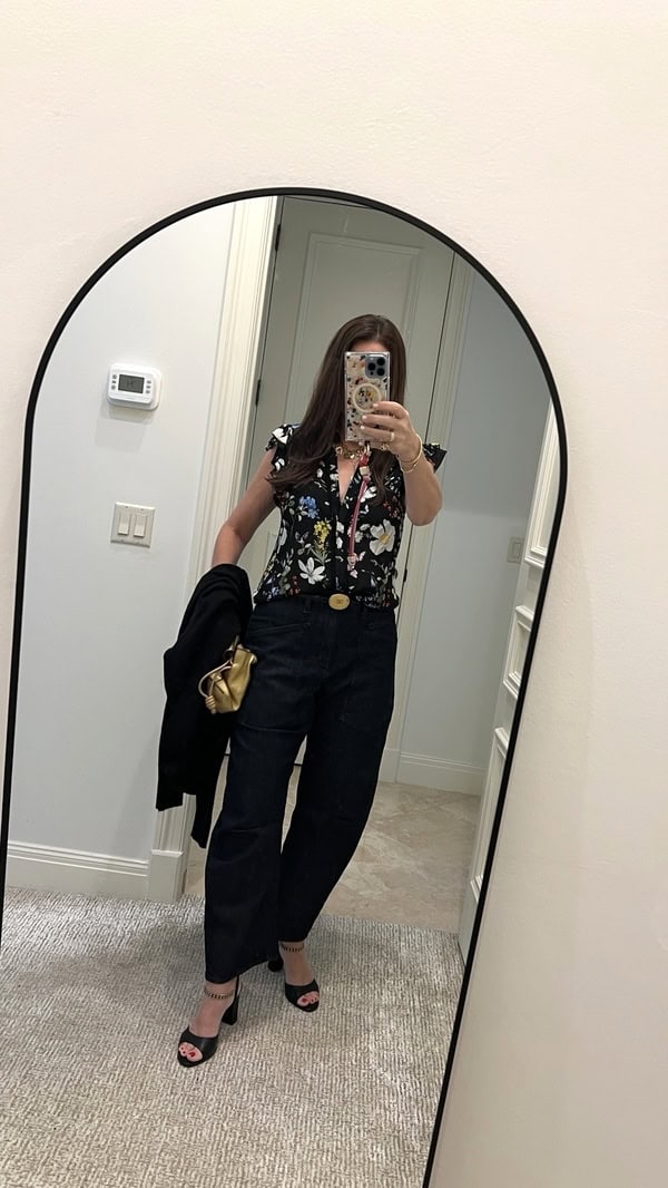 alice an olivia top with nili lotan shon jeans.